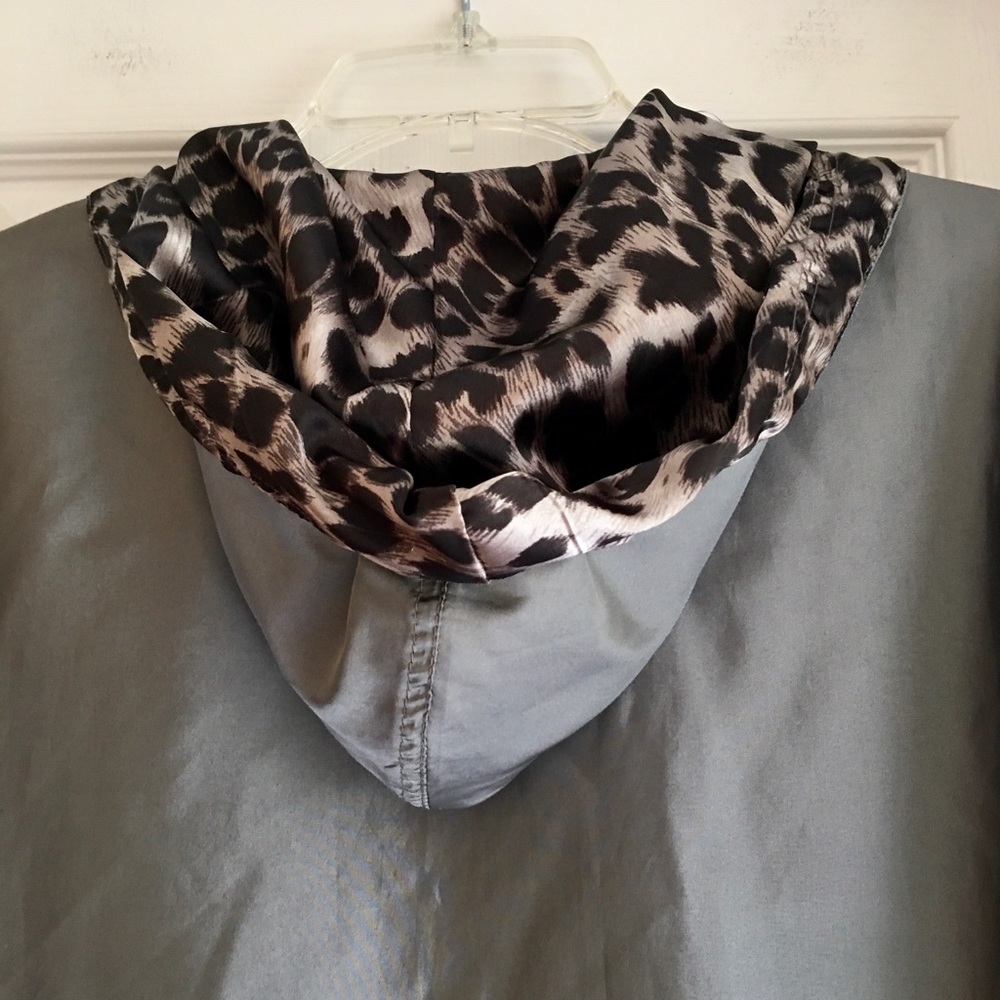 Silvery coat with glam animal print hood! 🐆 SALE! - Picture 7 of 8